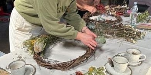 Decorating A Wreath / New England Garden Festival