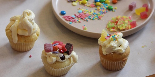 Kids’ cupcake decorating class