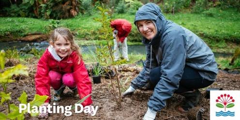Waitawa Regional Park - Planting Day