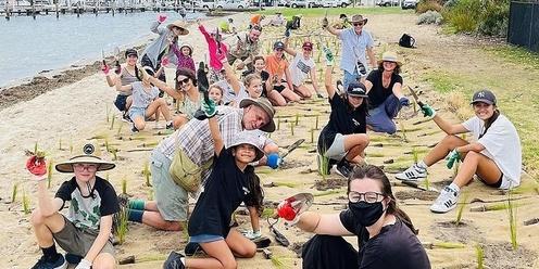 Claremont Foreshore Family Fun Planting 